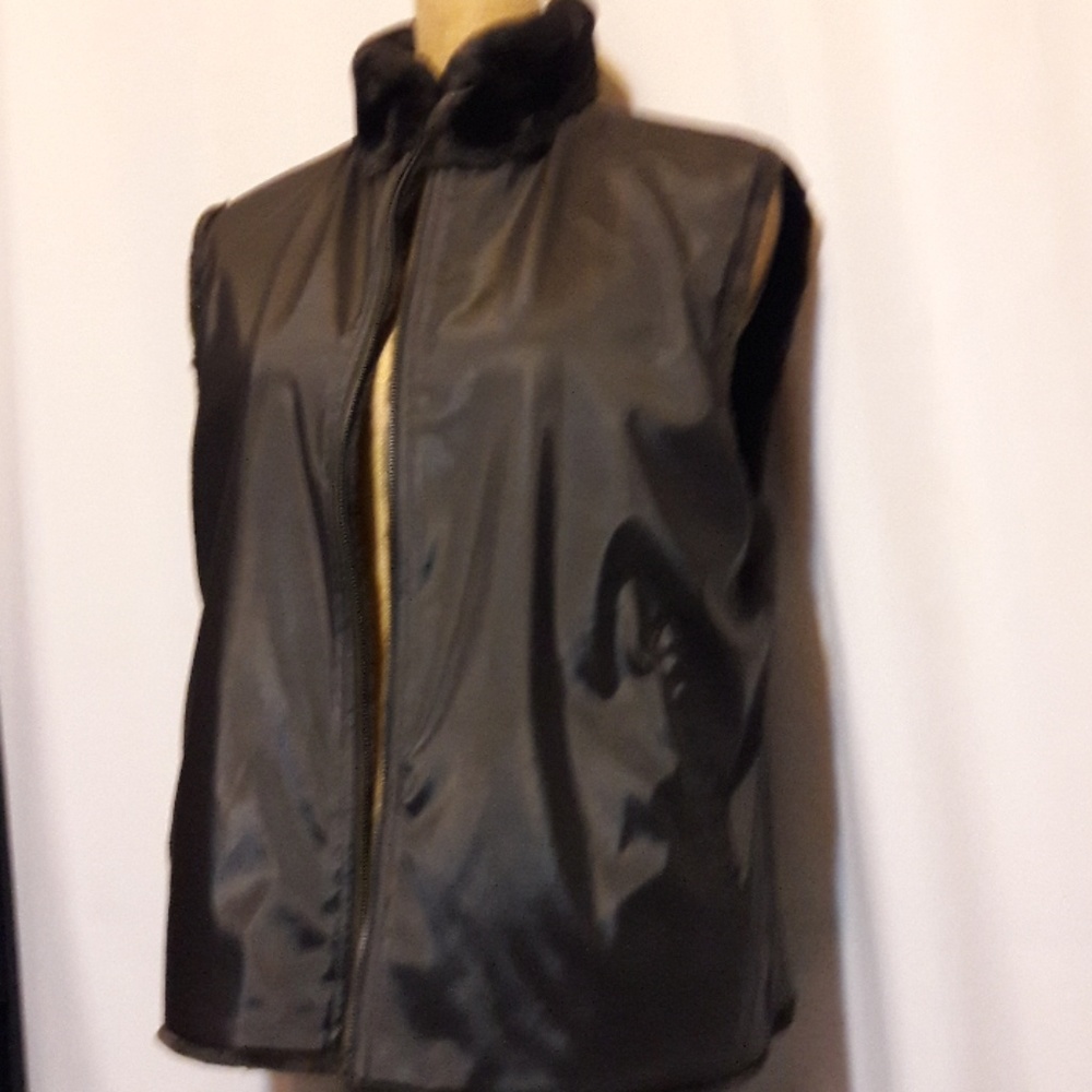 Plush faux fur Vest reversible w pockets Dark bro - Picture 6 of 8